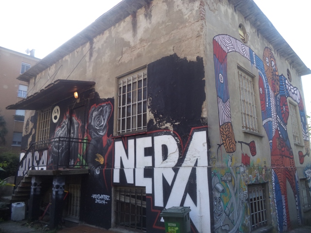 MILANO - Rosa nera squat